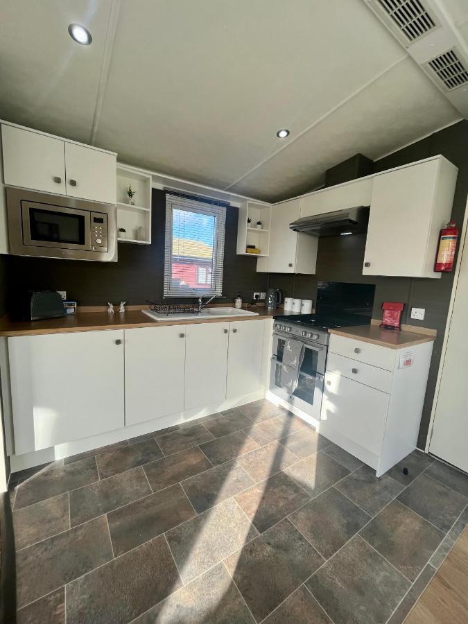 Hot Tub. Countryside. Coast. 5* Patrington Haven Leisure Park, East Yorkshire Villa Exterior foto